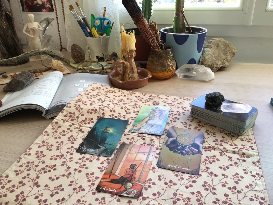 Facing a challenge spread - tarot reading by m-c