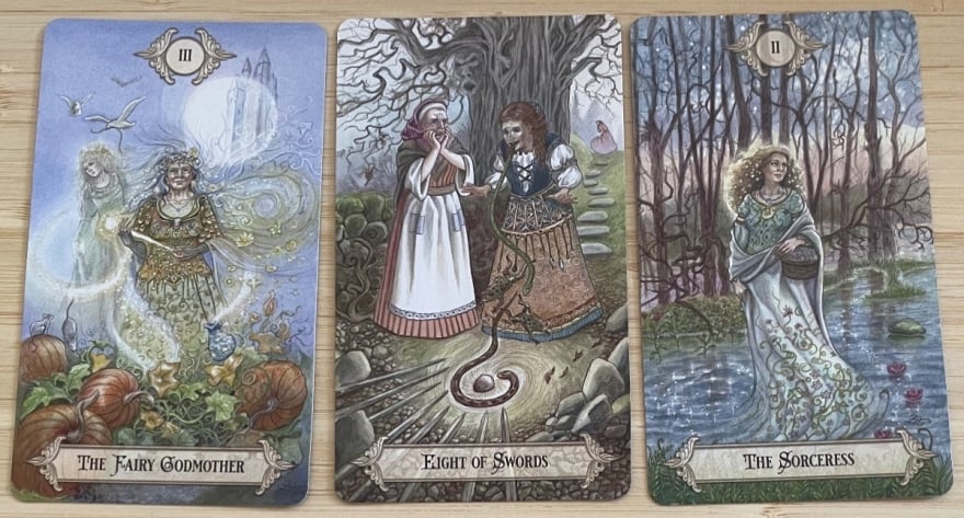 What do I need to know today? - tarot reading by A thousand moons 🌒