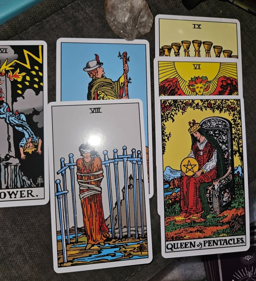 Past, present and future draw with some clarification cards pulled - tarot reading by Jordan